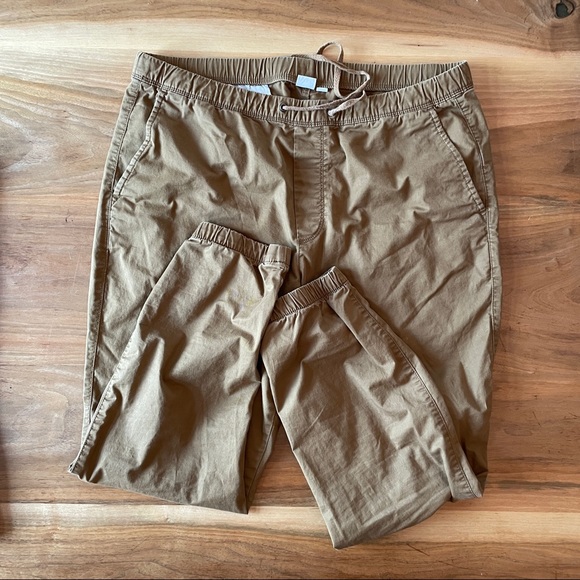 BUNDLE! 2 Pairs of Gap Pants! - Picture 2 of 5